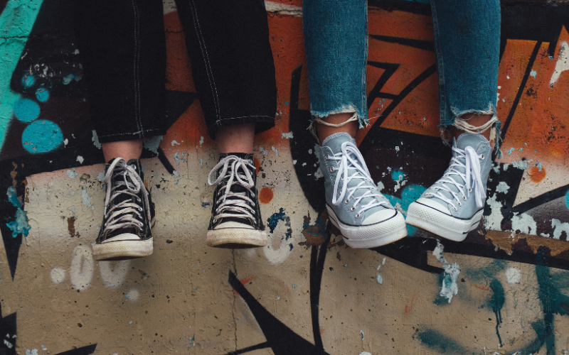 Μια μέρα της ζωής ενός εφήβου… Η πλοήγηση σε μια καθημερινότητα που μοιάζει με λαβύρινθο.